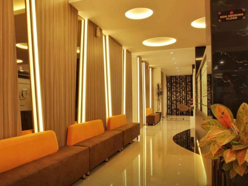 Deivan Hotel Паданг Екстериор снимка